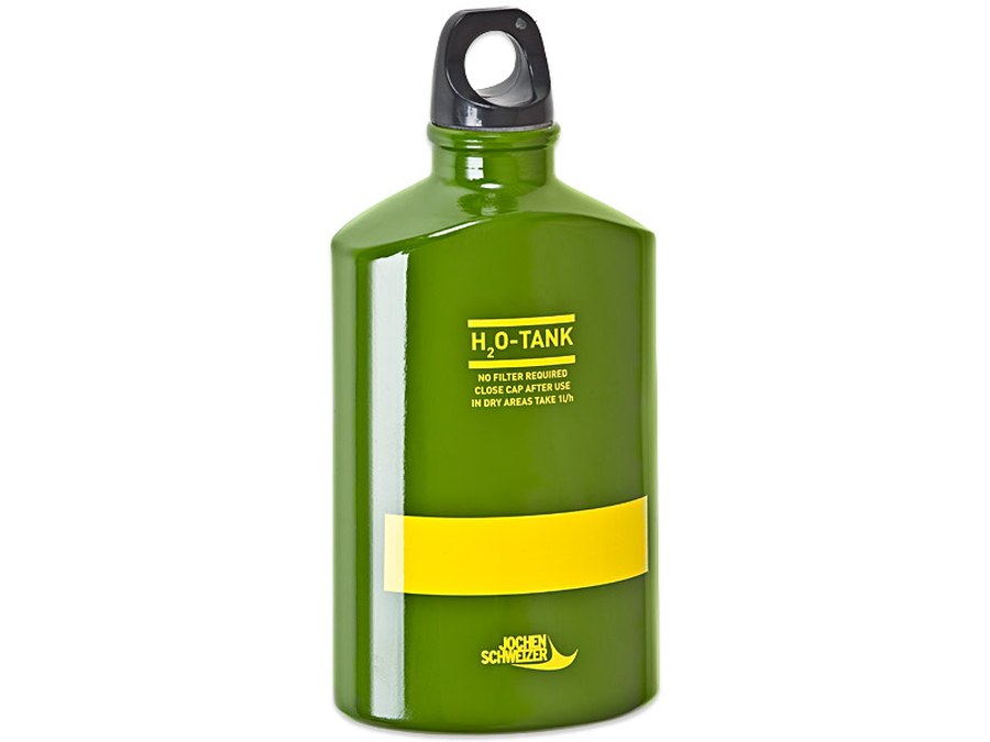 Grüne Feldflasche mit gelbem Band